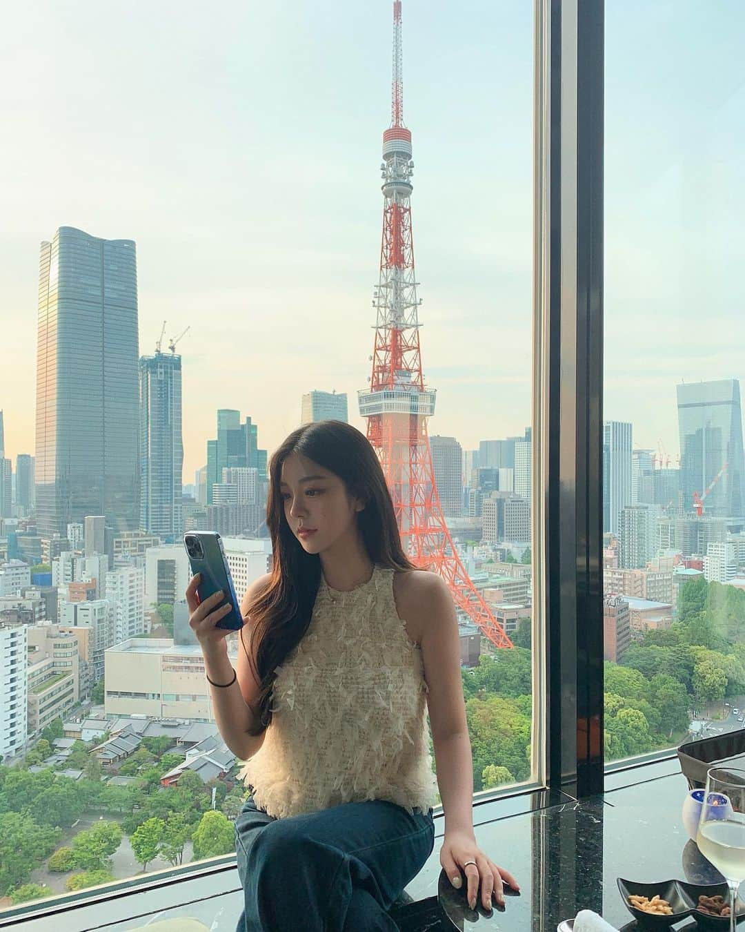 ユビンさんのインスタグラム写真 - (ユビンInstagram)「예쁜 도쿄타워 🗼🗼  #모어리즈 #moreliz  #도쿄」5月23日 23時10分 - u.b1n