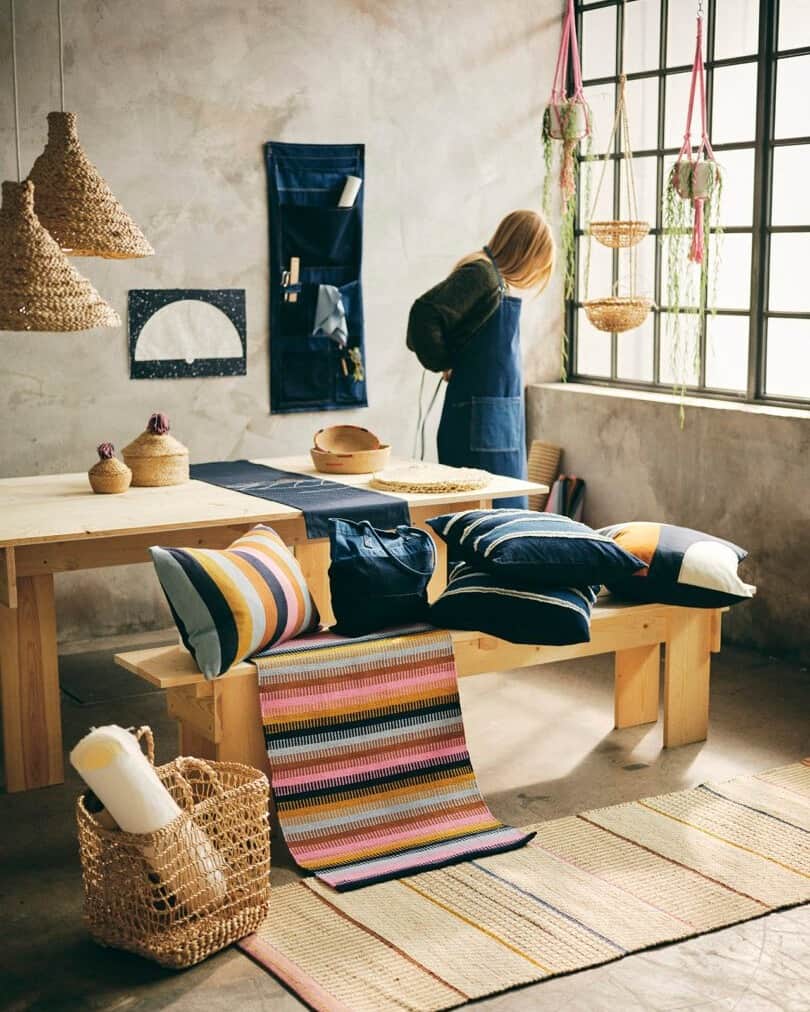 Design Milkさんのインスタグラム写真 - (Design MilkInstagram)「Get ready to make an impact on your space + peoples' lives with MÄVINN, @ikea's empowering collection that supports social businesses and creates lasting job opportunities! Carefully handcrafted to detail, the unique 20-piece collection celebrates the artisanal craftsmanship behind home accessories. Join the movement and give back to vulnerable communities while adorning your space with sustainable materials from around the world! ♻️🌎 \\\ Check our link in bio to see more. 🔗  #ikea #ikeacollection #handmade #homefurnishings #sustainablymade @ikeausa」5月23日 23時18分 - designmilk