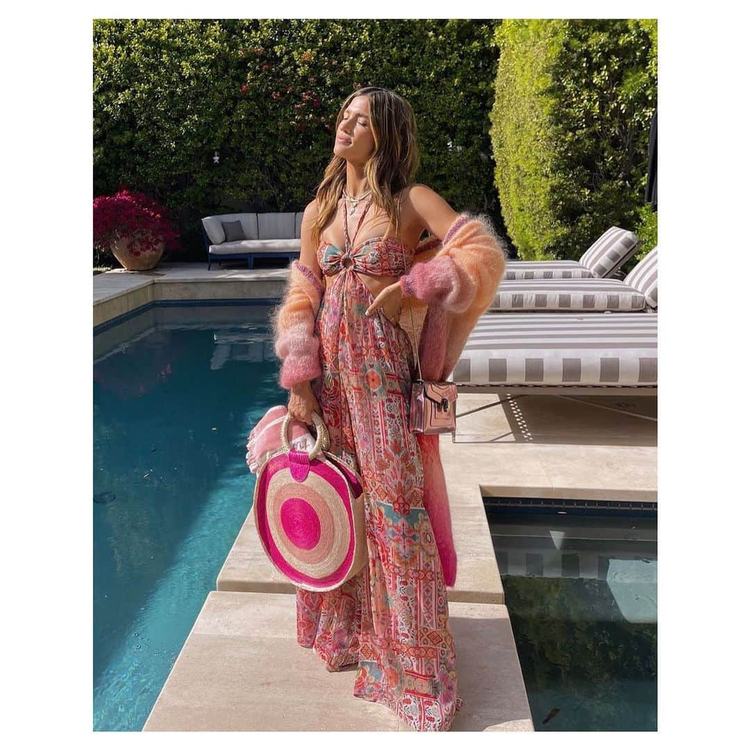 ティーバッグスさんのインスタグラム写真 - (ティーバッグスInstagram)「Poolside with @rocky_barnes in the Lorenza jumpsuit ✨ #MISAmuse  #MISAsummer23」5月23日 23時43分 - misa_losangeles