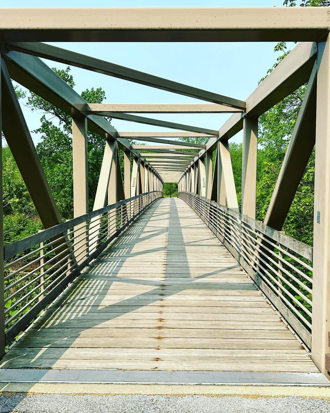 Man With A Missionさんのインスタグラム写真 - (Man With A MissionInstagram)「Walking around Clevland. Cuyahoga Valley National  Park  Nice!  #manwithamission  #mwam #cleveland #cuyahogavalleynationalpark  #remindsmeof #standbyme」5月24日 0時19分 - mwamofficial