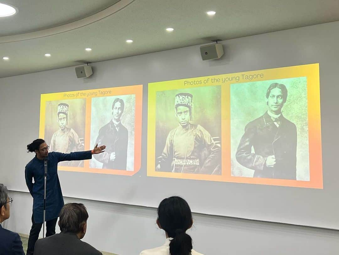 Soka Universityさんのインスタグラム写真 - (Soka UniversityInstagram)「An event to commemorate the 162nd Birth Anniversary of Rabindranath Tagore was held on Saturday, May 13, 2023. This student-organized event, supported by Soka University South Asia Research Center (SARC) and Global Core Center, welcomed Ms. Kanika Aggarwal, the Director of the Vivekananda Cultural Center as a special guest.   Floral tributes were paid to the statue of Rabindranath Tagore (located at Soka University) by Ms. Aggarwal and Prof. Ryohei Tanaka, the Director of SARC and Executive Vice-President of Soka University. This statue was presented to Soka University by Indian Council for Cultural Relations (ICCR) in 2009 and is one of the very few statues of Tagore in Japan. This was followed by the main event in Space Arena at Global Square, which included presentations and speeches to introduce Tagore and cultural performances of songs written and composed by him.  #tagore #birthanniversary #southasia #india #japan #sokauniversity」5月24日 10時07分 - sokauniversity