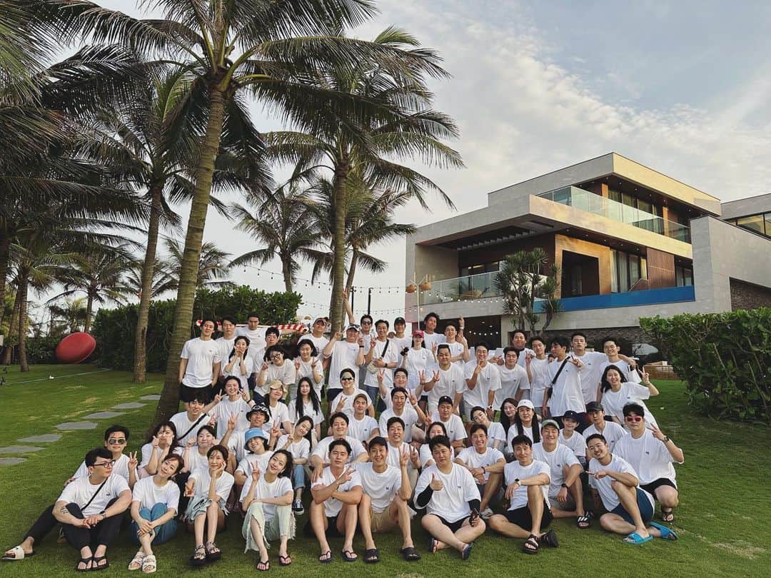 イ・ジアのインスタグラム：「Bh☀️🌴🌈 #tbt🤪」