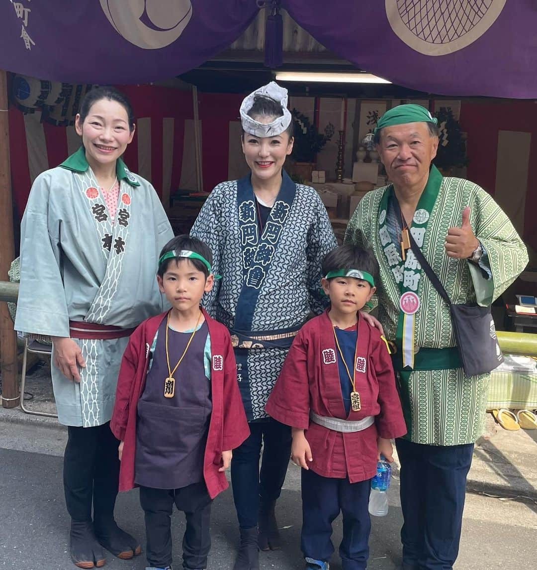 福山理子さんのインスタグラム写真 - (福山理子Instagram)「浅草に生まれて良かった  浅草のみなさまありがとうございます #西村喜廣 監督のアトリエで 役者さん、スタッフさんたちと、お祭り🥰 監督のおでん🍢もご馳走になりした🤤 贅沢な、そして久しぶりの三社祭 なんか、ただいま、絶賛抜け殻中( ꒪⌓꒪) お祭り好き、あるあるなんです これ。来年が待ち遠しい、あれです。アレ^ - ^ 西村監督 半纏ありがとうございました^ ^  YAMAHAの宮本さん ファミリー👪にも会えたし 嬉しかったです 最高です！  #三社祭 #下町っ子 #浅草あるある #宮神輿  #新門絆会  #ortiga」5月24日 2時57分 - rikofukuyama