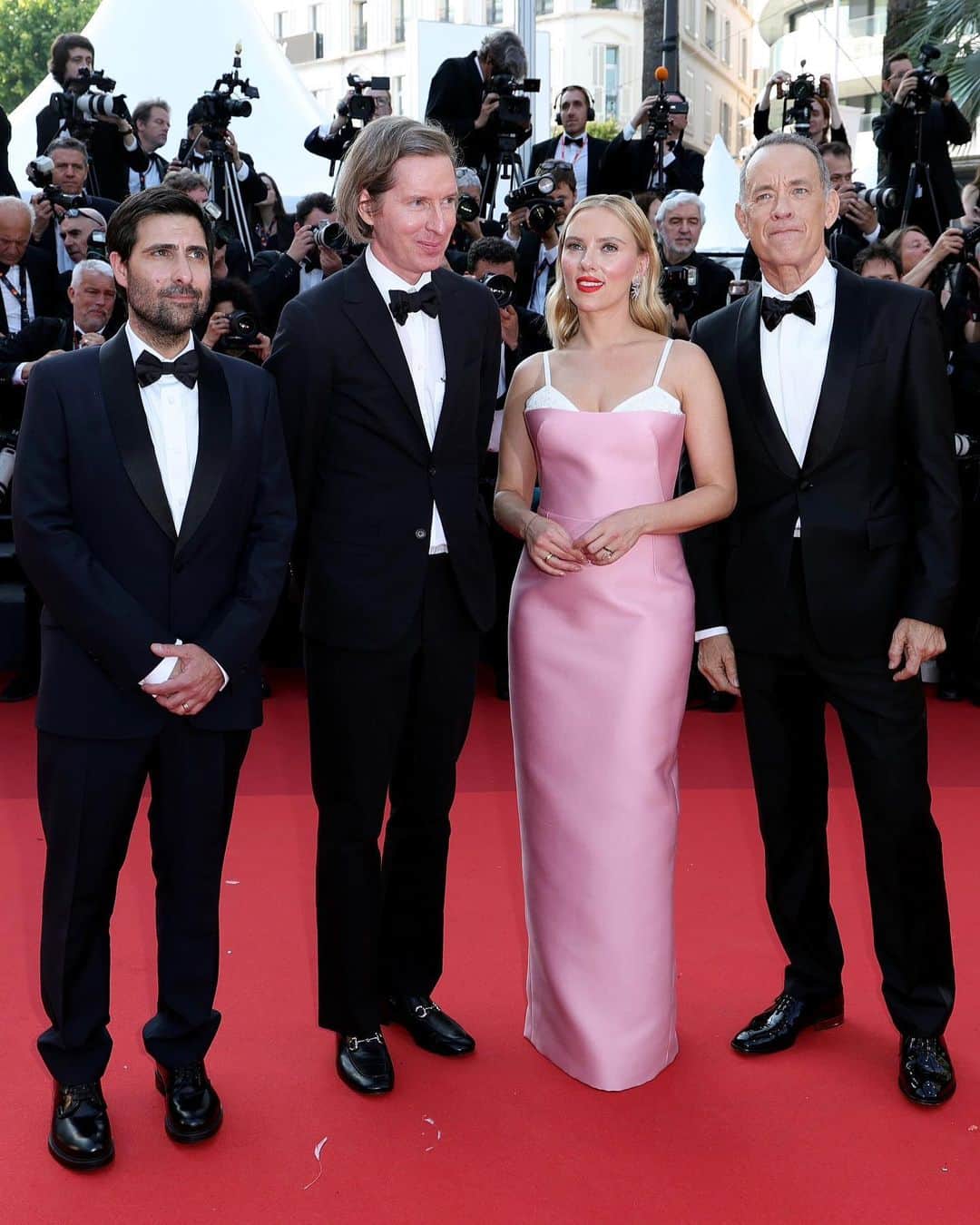 Vogue Parisさんのインスタグラム写真 - (Vogue ParisInstagram)「#Cannes2023: #ScarlettJohansson, #TomHanks, @bingbing_fan and more celebrities attended the red carpet of the @festivaldecannes for the premiere of “Asteroid City” directed by #WesAnderson. Swipe left to see them.   #cannesfilmfestival #festivaldecannes」5月24日 2時58分 - voguefrance