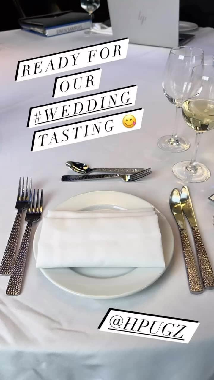 ブレンダン・ロビンソンのインスタグラム：「Wedding Tasting Amazingness!!! 😋」