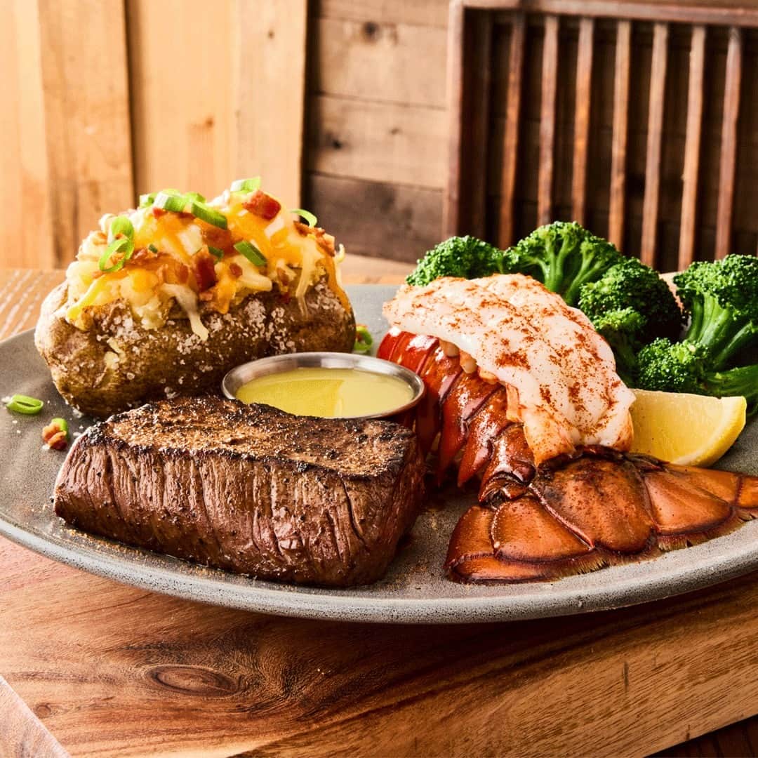 Outback Steakhouseさんのインスタグラム写真 - (Outback SteakhouseInstagram)「If you're seeing this, it's time you entered your steak & lobster era. See you soon for Tuesday Tails —> 🥩 & 🦞 starting at just $24.99*  *price and participation may vary」5月24日 3時06分 - outback