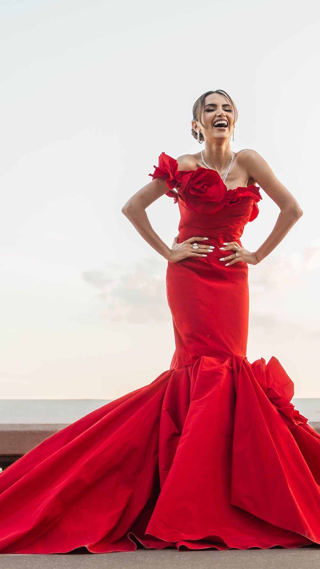 Diipa Büller-Khoslaのインスタグラム：「Diipa’s Cannes Diary Day 2  This wasn’t just a normal day at Cannes of me walking the red carpet. Behind the scenes we are working so hard to announce something so soon! Can’t wait to share more.. 🤫🥹  Stay tuned for Day 3..」