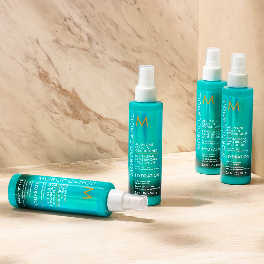 Moroccanoilさんのインスタグラム写真 - (MoroccanoilInstagram)「Summer is here! Gift 72 hours of softness to your hair with All in One Leave-in Conditioner. Our All in One Leave-in Conditioner reduces breakage by 49%*」5月24日 3時43分 - moroccanoil