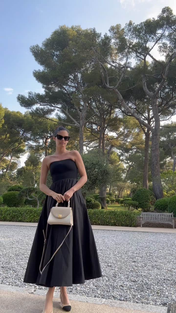サラ・サンパイオのインスタグラム：「Day out in Antibes ☺️」