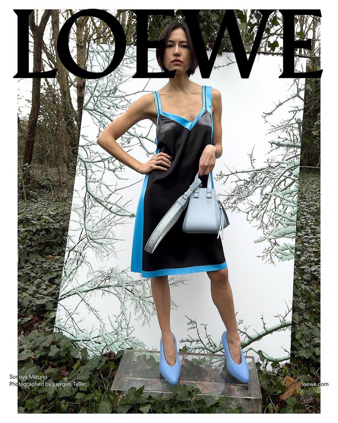 ソノヤ・ミズノさんのインスタグラム写真 - (ソノヤ・ミズノInstagram)「@loewe Fall Winter 2023 pre collection campaign  Photography @juergentellerstudio   Creative direction @jonathan.anderson   Styling @benjaminbruno_   #LOEWE #LOEWEFW23」5月24日 4時29分 - sonoya