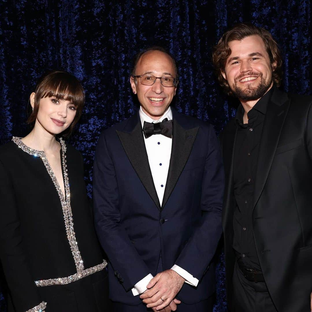 リリー・コリンズさんのインスタグラム写真 - (リリー・コリンズInstagram)「Thinking back on this special night with @charliemcdowell and all our @breakthrough friends. Still feeling extremely honored to celebrate and learn from some of the most inspiring scientists changing the world…」5月24日 4時54分 - lilyjcollins