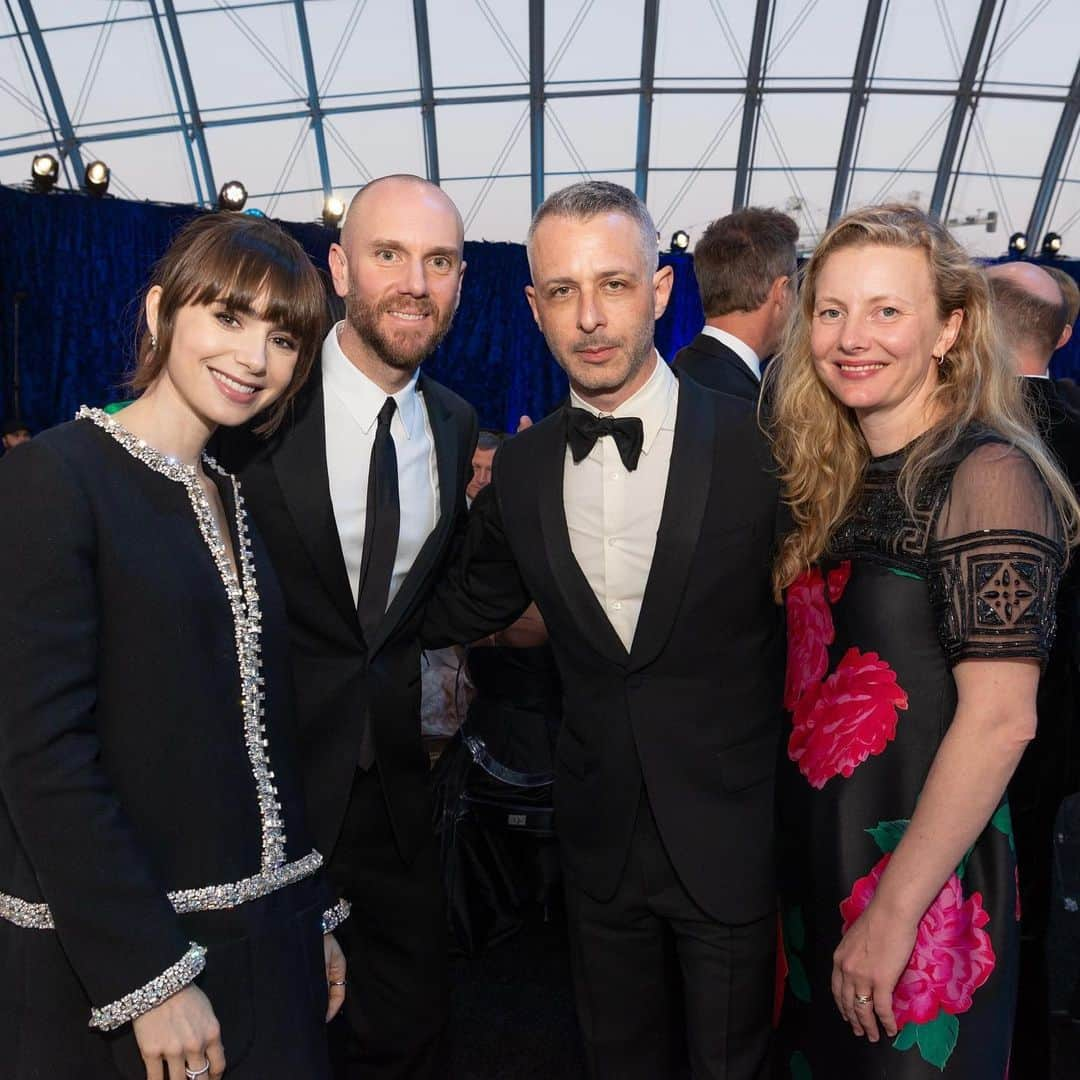 リリー・コリンズさんのインスタグラム写真 - (リリー・コリンズInstagram)「Thinking back on this special night with @charliemcdowell and all our @breakthrough friends. Still feeling extremely honored to celebrate and learn from some of the most inspiring scientists changing the world…」5月24日 4時54分 - lilyjcollins