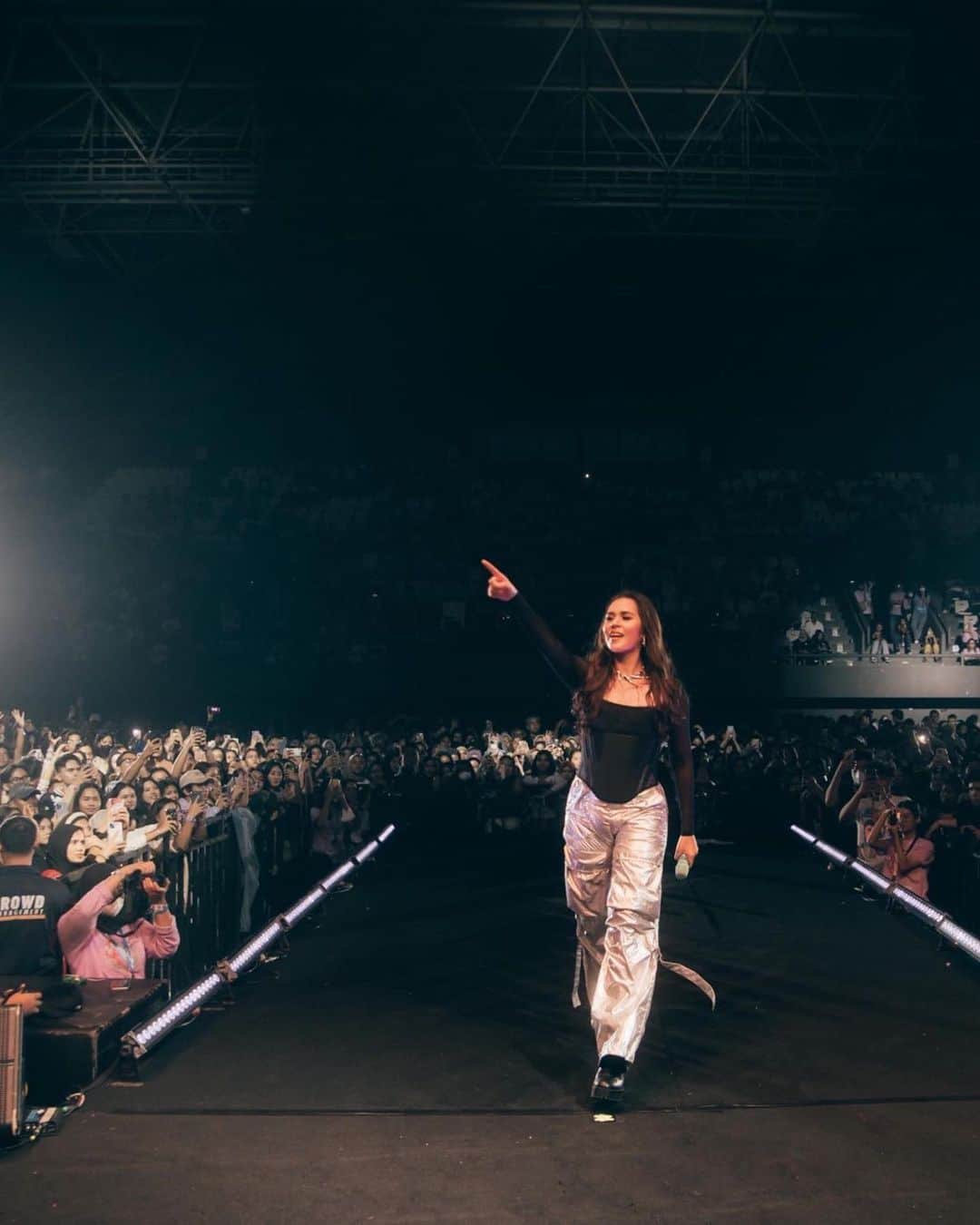Raisa Andrianaのインスタグラム：「Labs Project 2023 you guys were awesome!!」