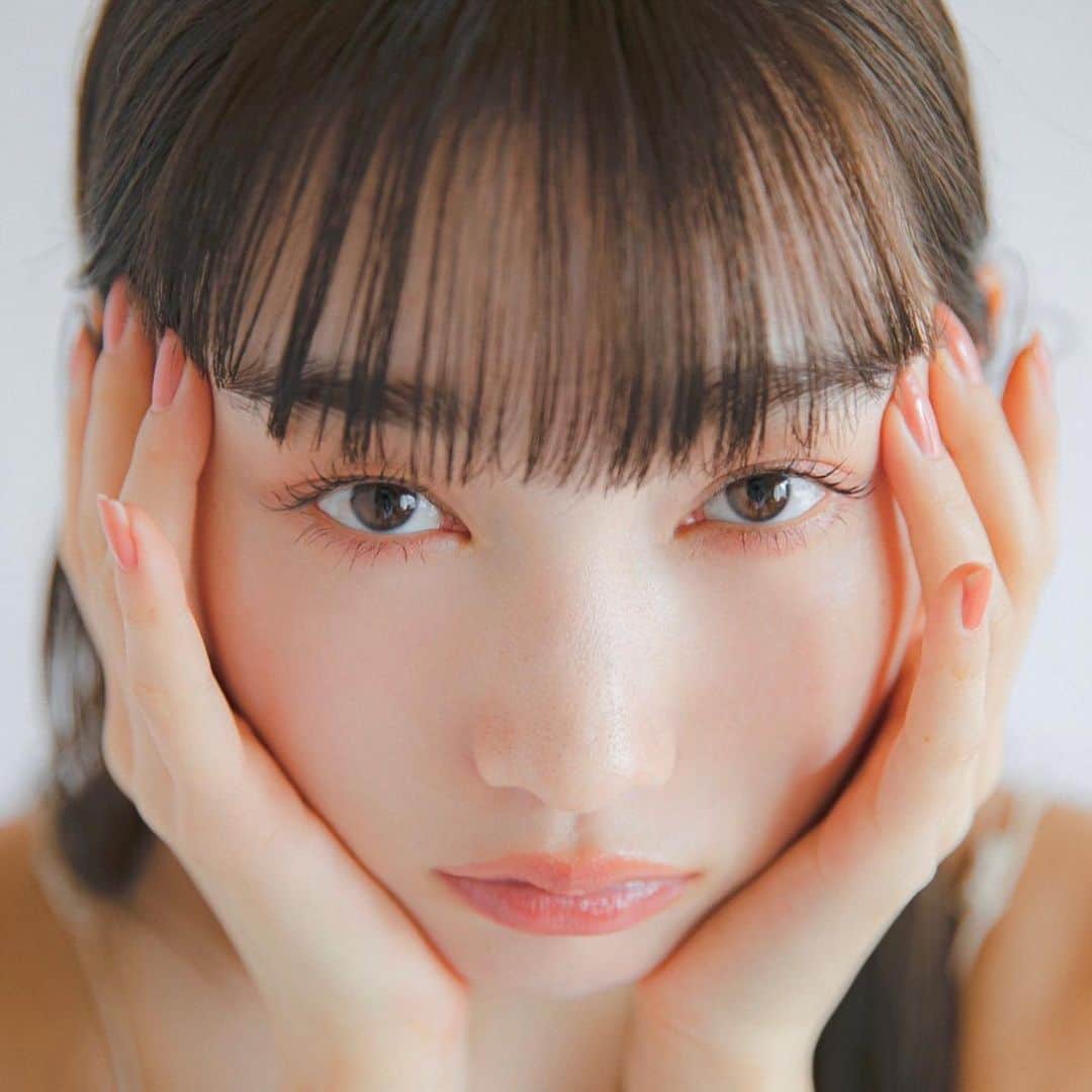 新野尾七奈のインスタグラム：「📸 @fukudahitomi610  💄 @akieshi   💗💗♡」