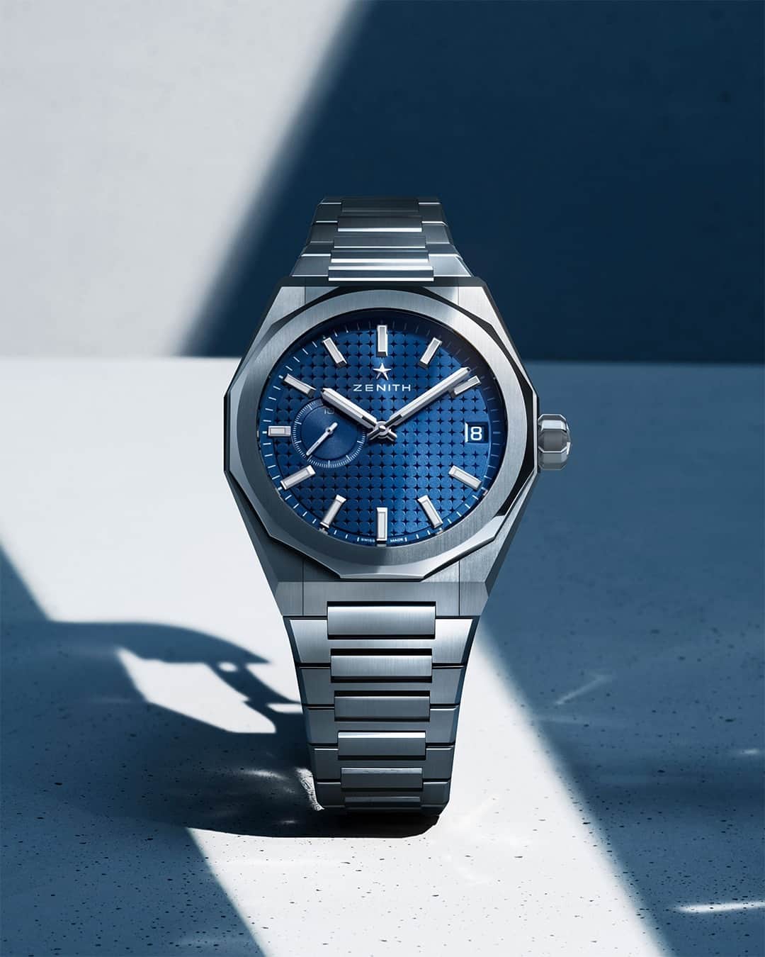 ゼニスのインスタグラム：「#DefySkyline: Designed as a steadfast companion, intended for individuals who embrace their inner guidance to forge unique journeys.」