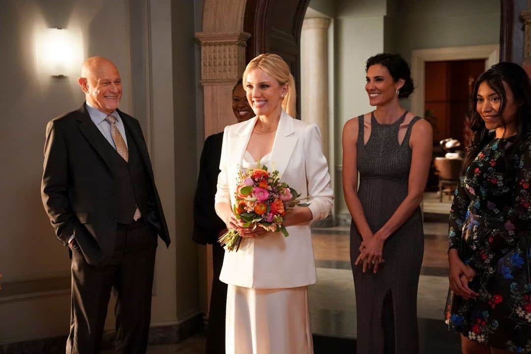 NCIS:LA 〜極秘潜入捜査班のインスタグラム：「A series finale filled with suspense, witty comebacks, happy endings, and... Kilbride smiling from ear to ear? 🤔 This HAS to be photoshopped, right? Only way to find out is by catching up on @ParamountPlus at the 🔗 in bio.」