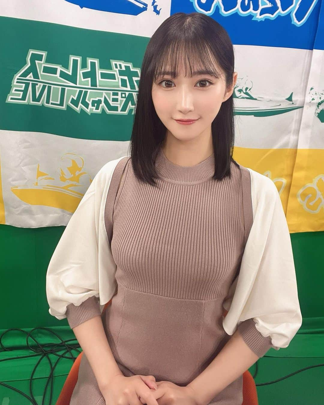 川瀬もえのインスタグラム：「ボートレース公式チャンネル『内山くんVS』の 新レギュラーを務めさせて頂くことになりました！ 初心者ですがボートレースを知っていけるのが楽しみです✨  次回の放送は5/27(土)14時〜です！ ぜひリアルタイムで観てください🫶  #ボートレーススペシャルLIVE #内山くんVS」