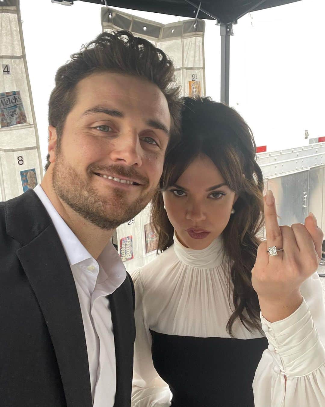 マイア・ミッチェルのインスタグラム：「If you don’t have a fake hubby I feel bad for you」