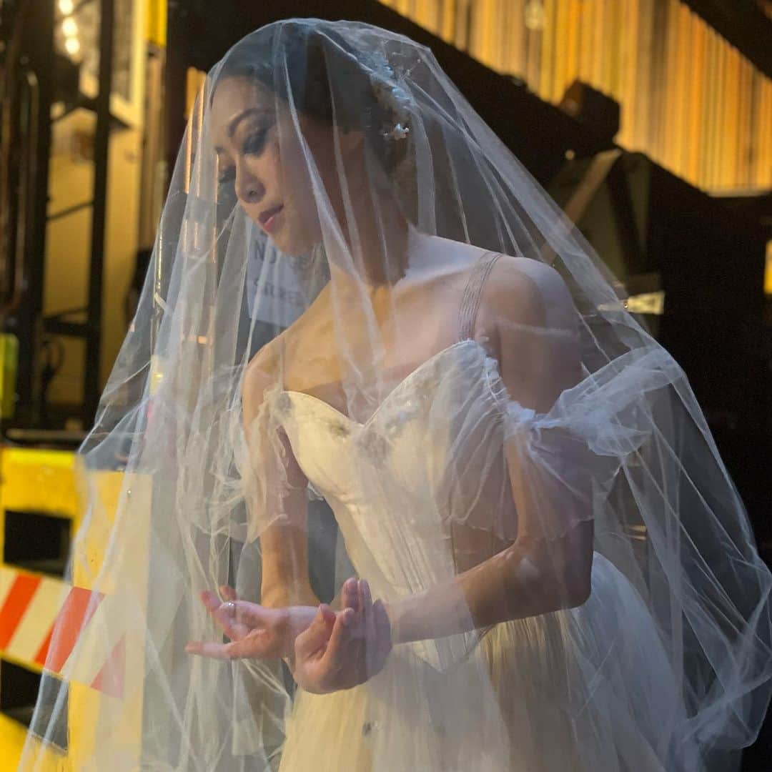 のインスタグラム：「Backstage photos of Giselle 🤍  ジゼル。舞台袖で。  #giselle #memory #backstage #wing #ballerina #ballerinalife #season #バレエ　#バレリーナ　#ジゼル」