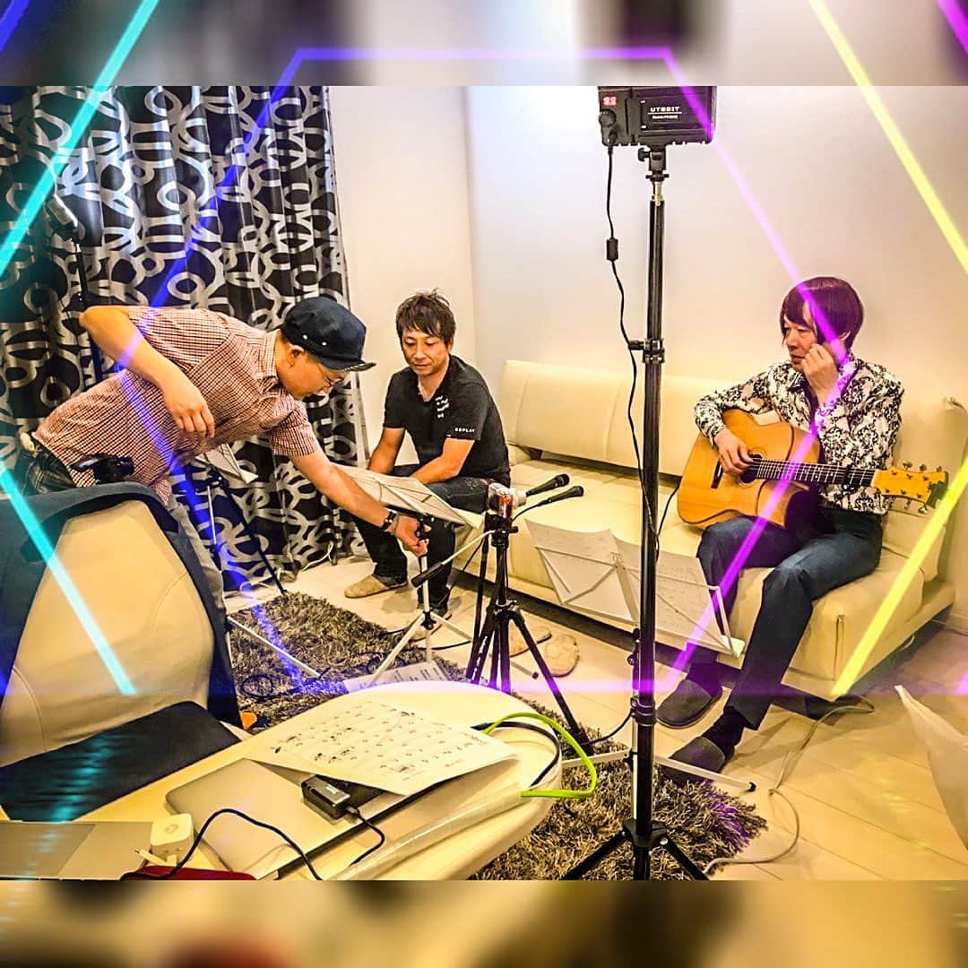 イツカノオトのインスタグラム：「おはようございます♪今日もワイワイいきましょ☆  @susumu_nishikawa_5 #西川進　@hds164 @KAB_kairakudo #イツカノオト　　#KAB. #コバヤシヒロシ　#ツインボーカル　#ボーカル　#シンガー　#シンガーソングライター　#シェアワセ　#バンド　#ギター　#ピアノ　#happy #smile #love #loveu #sherethelove #twinvocal #vocal #singer #singersongwriter #guitar #piano #music #lifeismusic #笑顔で逢えるのを楽しみに」
