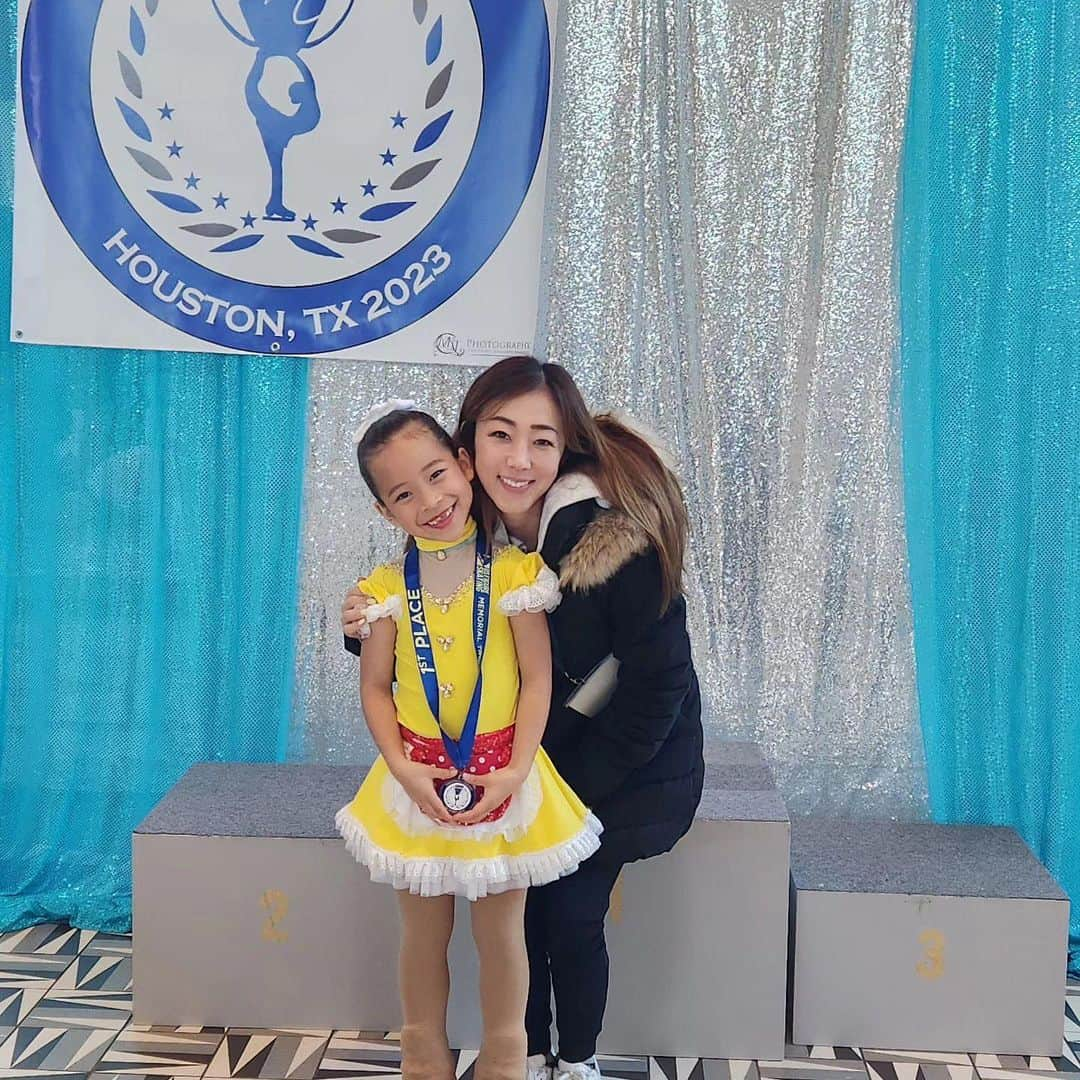 村主章枝さんのインスタグラム写真 - (村主章枝Instagram)「Had a good competition at Memorial Trophy Huston. Thank you so much for all of team, coaches and parents support!!!  メモリアル・トロフィー・ヒューストンの写真！ チーム、コーチ、保護者の方々、応援、本当にありがとうございました！！！」5月24日 7時55分 - fumie.suguri