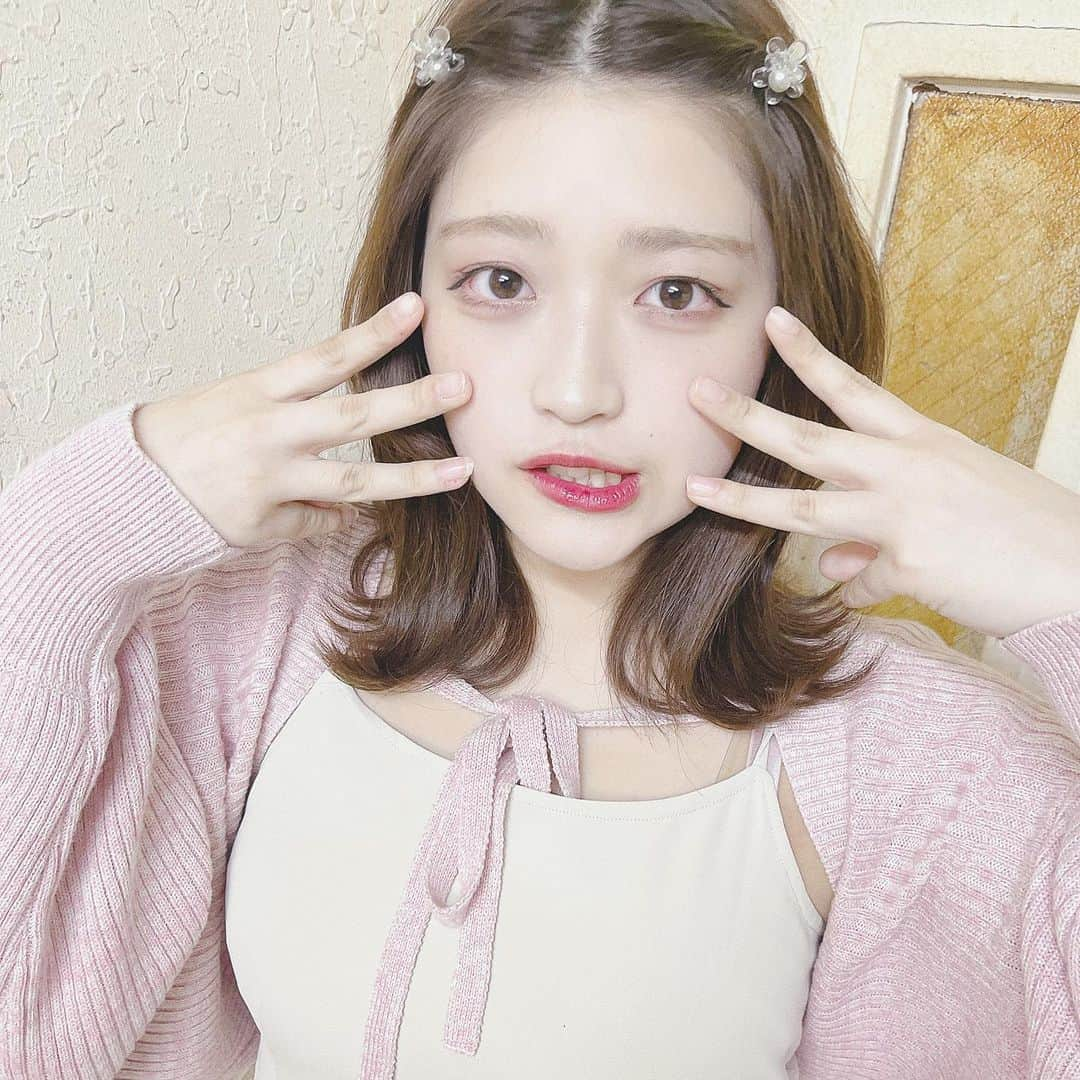 鈴木芽生菜さんのインスタグラム写真 - (鈴木芽生菜Instagram)「デコ出し甘めめいなはいかが？🧁🍼  #ヘアアレンジ #ボブアレンジ #ヨシンモリ #アイドル #アプガ #デコ出し #小さい手 #甘め」5月24日 8時48分 - uugirl_new_meina