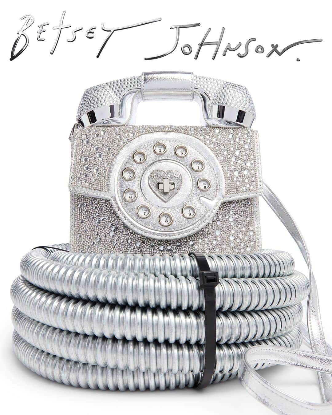 ベッツィジョンソンさんのインスタグラム写真 - (ベッツィジョンソンInstagram)「The ultimate accessory? Wearable tech with the Million stars kitsch bag.」5月24日 9時00分 - betseyjohnson