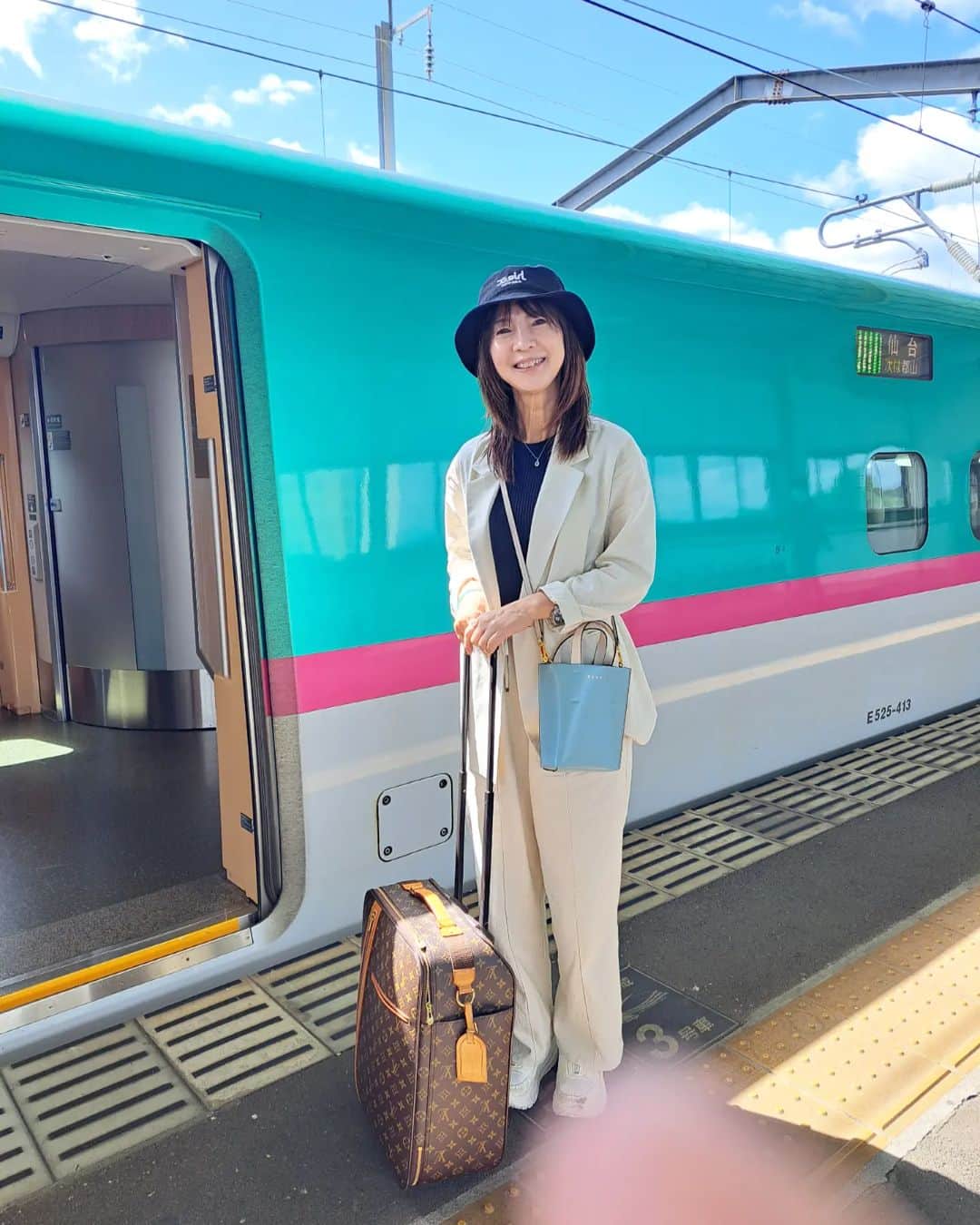 谷口キヨコさんのインスタグラム写真 - (谷口キヨコInstagram)「新白河とーちゃーく🚄お天気上々⤴️🌞 #谷口流々 #谷口キヨコ #東北新幹線　#やまびこ　#天虫花草 　#冬虫夏草 #第一工業製薬 #初東北」5月24日 9時25分 - kiyokotaniguchi