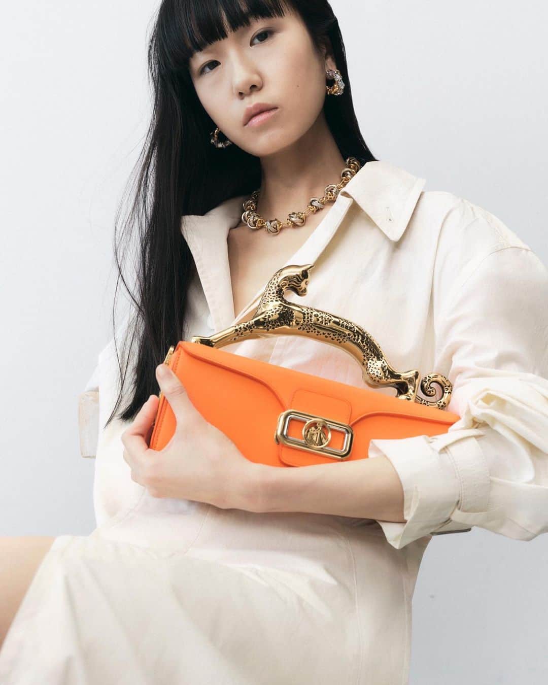 小田鈴音のインスタグラム：「@lanvin 🌹🤍🤍」