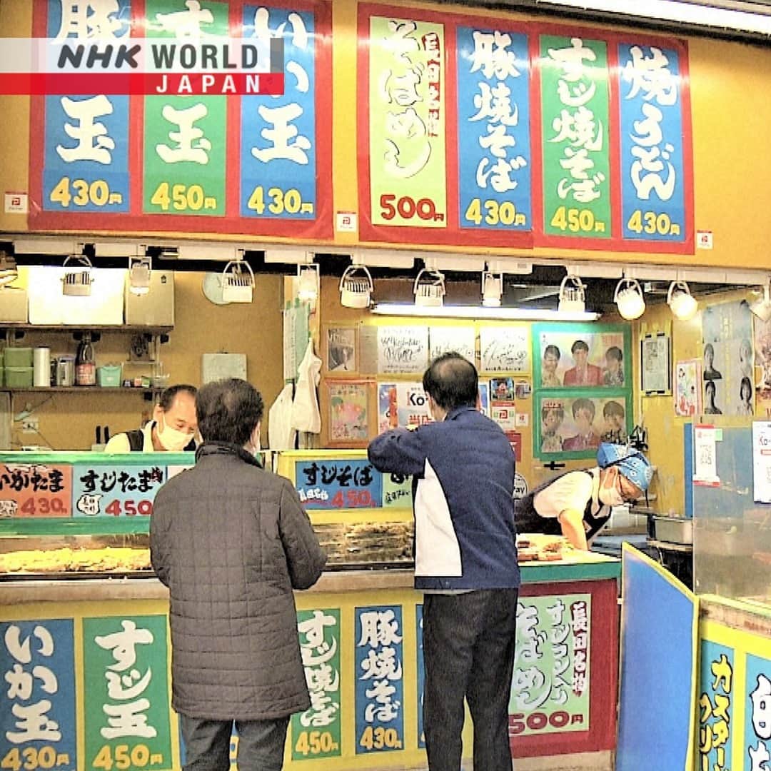 NHK「WORLD-JAPAN」さんのインスタグラム写真 - (NHK「WORLD-JAPAN」Instagram)「Spend time with the locals at this small okonomiyaki and obanyaki shop in a Kobe shopping shotengai. Customers keep returning for their delicious savory and sweet stuffed pancakes, and yakisoba fried noodles made fresh on-site.😋Who wishes they lived nearby?✋✋✋ . Feast your eyes and your heart｜Watch｜Document 72 Hours: At a Small Kobe Okonomiyaki Shop｜Free On Demand｜NHK WORLD-JAPAN website.👀 . 👉Tap in Stories/Highlights to get there.👆 . 👉Follow the link in our bio for more on the latest from Japan. . 👉If we’re on your Favorites list you won’t miss a post. . . #okonomiyaki #お好み焼き #savorypancakes #yakisoba #焼きそば #friednoodles #obanyaki #大判焼き #stuffedpancakes #shotengai #商店街 #gigantor #鉄人28号 #japanesesoulfood #japanesefood #japanesefoodlover #comfortfood #kobe #japan #nhkworldjapan」5月25日 6時00分 - nhkworldjapan