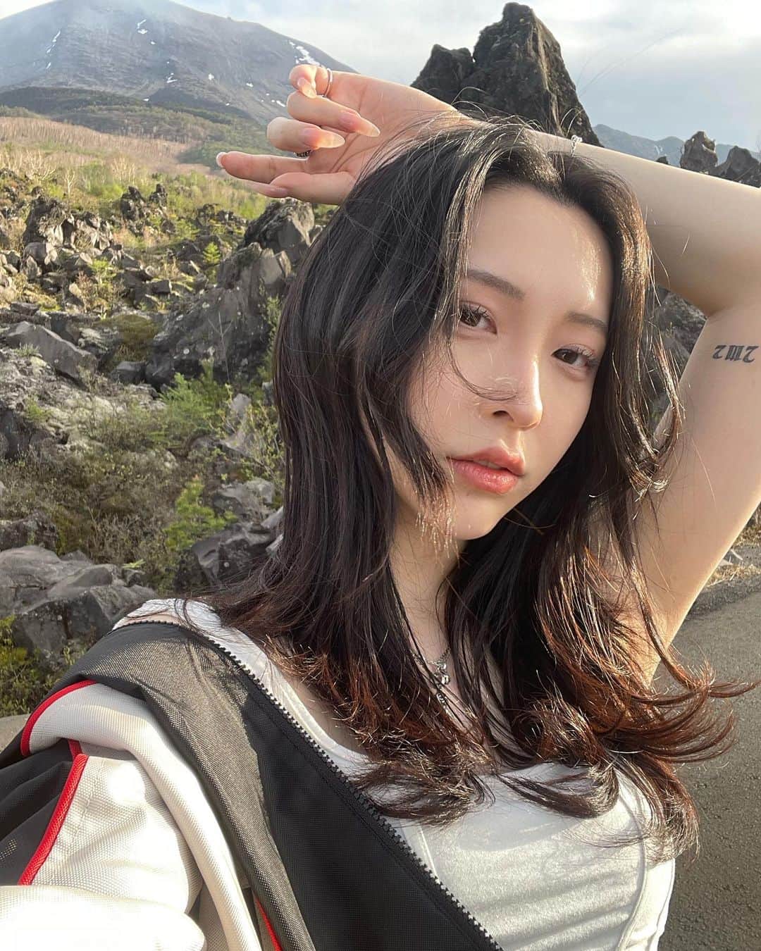 空喰うなるさんのインスタグラム写真 - (空喰うなるInstagram)「🌋🦅🪨」5月24日 20時39分 - unnr.in