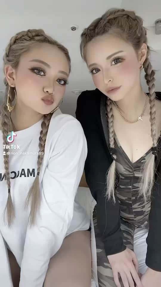 アンジェリカのインスタグラム：「🥂💄💋」