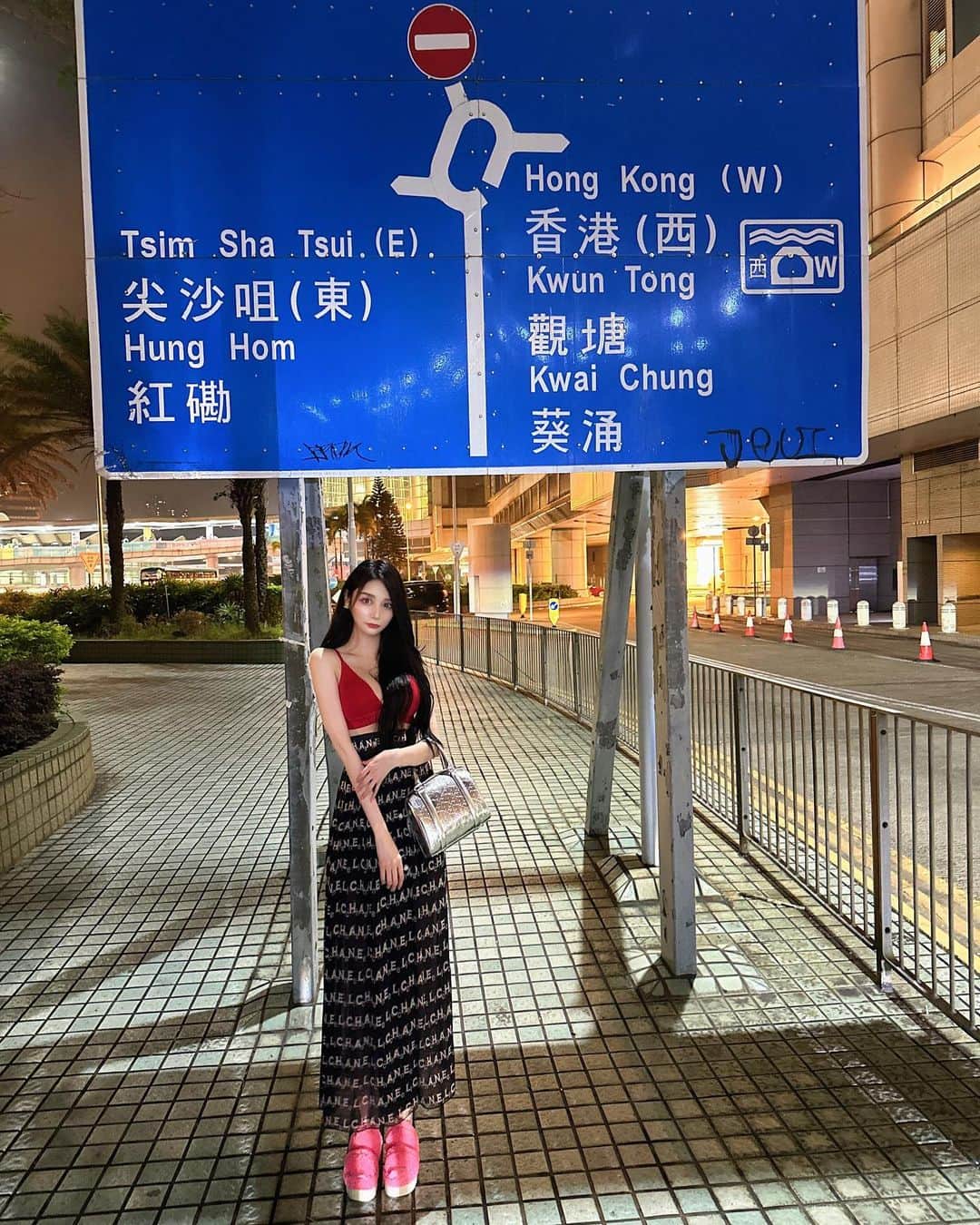 ゆいぱんさんのインスタグラム写真 - (ゆいぱんInstagram)「Chanelのスカート激かわいい🩷 #hongkong #hkig #hk #travel #香港 #discoverhongkong #photography #foodie #instagood #hkfoodie #love #photooftheday #foodporn #hkfood #food #china #asia #travelgram #travelphotography #홍콩 #fashion #instafood #hkgirl #hkiger #streetphotography #wanderlust #art #instatravel #foodstagram #instadaily」5月24日 19時13分 - yuipan1221