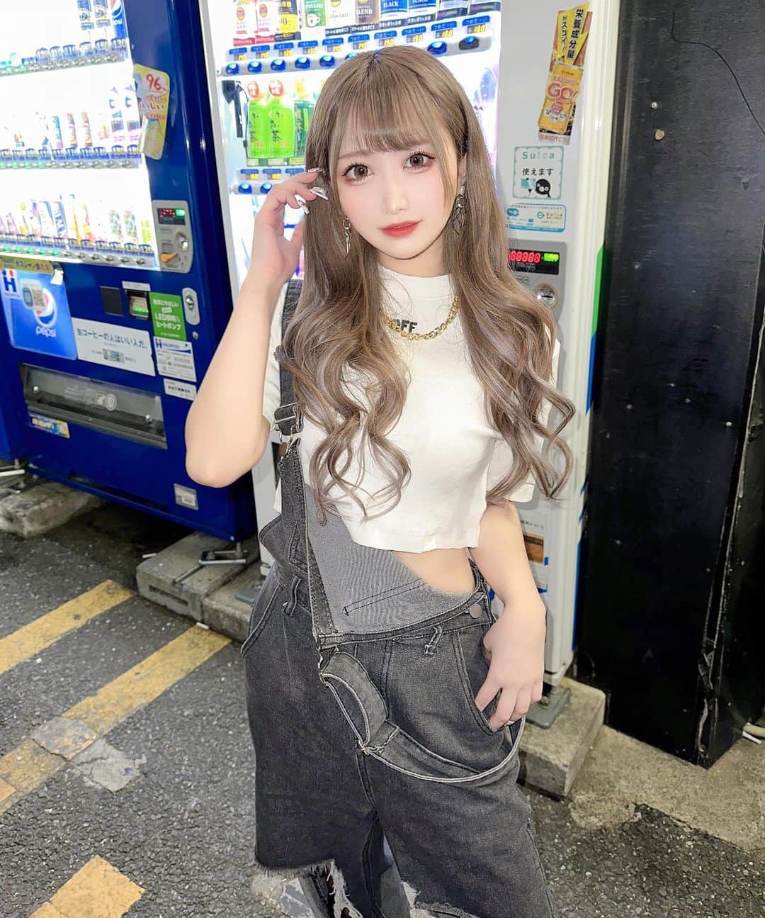 佐藤くるみさんのインスタグラム写真 - (佐藤くるみInstagram)「地雷系量産型アイドルコンセプトコンカフェのマネージャーしてるコンカフェ嬢のプライベートはこんな感じ＞ヮ＜⤴️🎀   #photography #cosplay #cosplayer #cosplaygirl #selfie #japanese #歌舞伎町 #新宿 #ミナミ #コンカフェ #コンセプトカフェ #舞々悪魔 #メイドカフェ  #自撮り #せるふぃー  #コンカフェ嬢 #コンカフェ店員 #アイドル #地下アイドル #ギャル #平成ギャル #令和ギャル」5月24日 19時22分 - kurumilk_sato