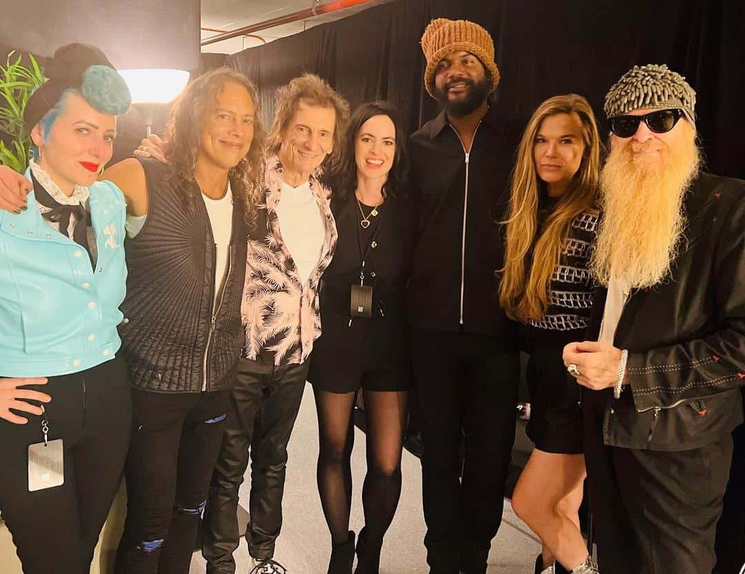 ロン・ウッドさんのインスタグラム写真 - (ロン・ウッドInstagram)「🤣😎More backstage hi-jinx! I had the best time playing with these amazing musicians in Jeff’s honour. Much love to everyone who was there ❤️🙏」5月24日 19時37分 - ronniewood