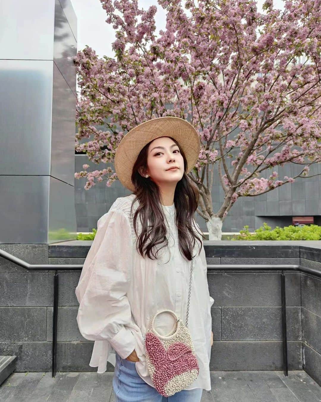ANTEPRIMAさんのインスタグラム写真 - (ANTEPRIMAInstagram)「#Repost   Filling with Sakura blossom fragrant, the romantic scenery was being injected a hint of adorable accent with the occurrence of #ANTEPRIMA #SS23 MY MELODY #WIREBAG. Styling a minimal ensemble with a pop of embellishment to uplift your mood!  Shop the MY MELODY WIREBAG now.  #ANTEPRIMA #WIREBAG #SS23 #MyMelody #MyMelodyLover #HelloKittyandFriends #Sanrio #3DBag #MiniBag #MicroBag #Crochet #CrochetBag #Craftsmenship #Craftbag #KnitBag」5月24日 19時30分 - anteprimaofficial