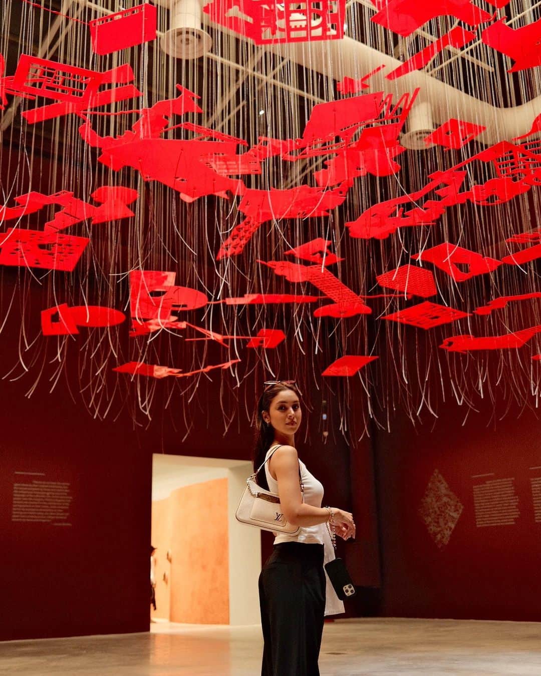 ジュリア バレットさんのインスタグラム写真 - (ジュリア バレットInstagram)「la Biennale day 🌎 If you happen to be here drop by the Philippine Pavilion 🇵🇭」5月24日 19時34分 - juliabarretto