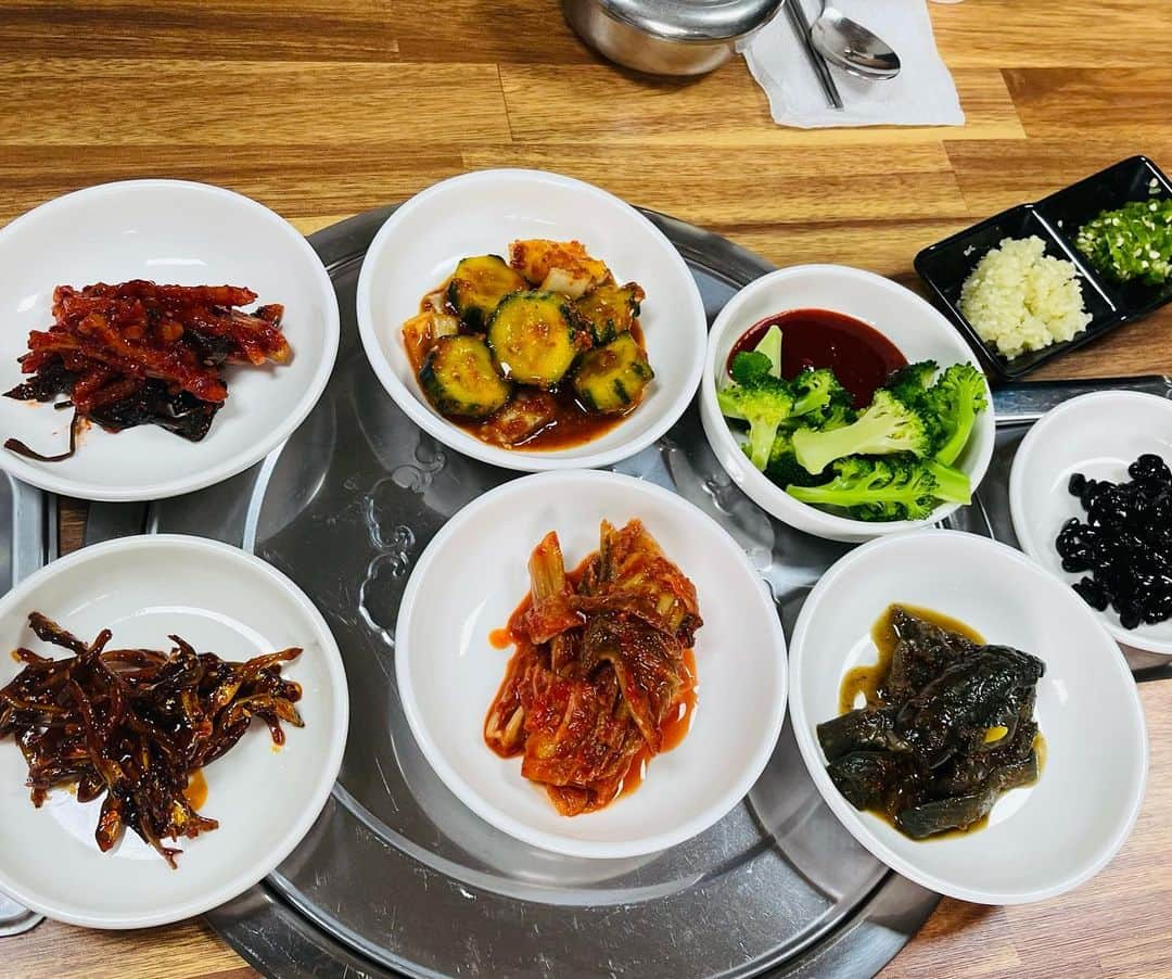 Areum Jungさんのインスタグラム写真 - (Areum JungInstagram)「일단 포항 1day 맛난 것만 먼저 올림.   맑게 끓인 추어탕, 술을 못 마시고 안 마시는데 술이 깨는 느낌쓰였음.   재수없게 젓가락으로 건더기를 건져먹는 나 외 모두는 그냥 모두 드링킹🙌🏼밑반찬도 맛있었던 😎   Full of Korean St. healthy day ❤️  #포항 #죽장연 #출장여행  #여성운동 #인생운동 #안티에이징  #노화방지 #정아름클래스 #운동 #바른자세 #바른몸# workout #groupwprkout #gym  #diet #weight #weightloss #health #lean #w2 #웨잇투 #다이어트 #대사증후군 #당뇨 #탄수화물중독 #당중독 #뉴트리션 #영양 #식사」5月24日 19時35分 - areumjung