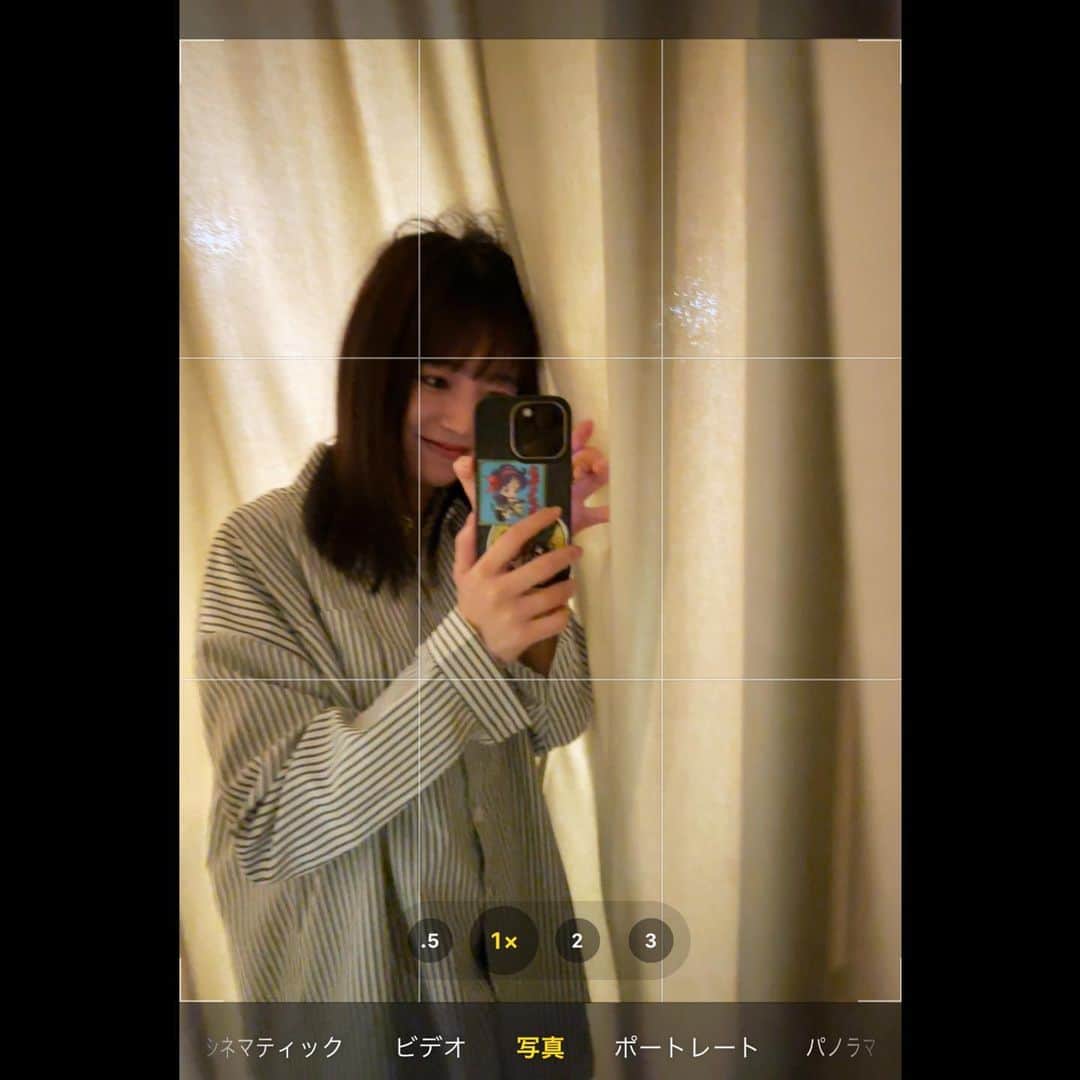 神野友亜のインスタグラム：「リハーサルでした。🪐 本日のTikTok、スタッフさんと何気なく撮った動画。ちょっと恥ずかしい。🪐 おもいで。🪐」