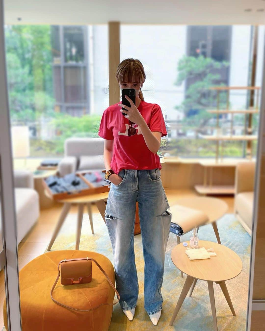 カオルコさんのインスタグラム写真 - (カオルコInstagram)「️🩵‪♥️  Casual day.  旅行客で賑わう街。 道を聞かれたり、ケイくんに話しかけてきたり。  #outfit #ralphlauren  #maisonmargiela  #bottegaveneta  #hermes #tokyo #lifestyle #selfie」5月24日 20時03分 - ka_ruk_