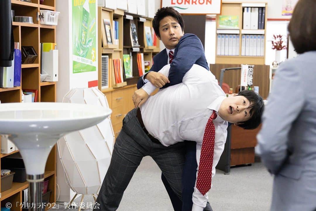 のインスタグラム：「🐼📷ˊ˗  「#ゲキカラドウ 2」明日の第８話の前に場面写真を先行公開🤗  舞台はプロレス会場！  猿川＆美優は邪道嫌いの社長の心を動かせるのか！？  第７話の追い辛は #Tver で配信中！  📱全話配信中！ #Paravi #Lemino #ネットもテレ東  📅𝟓/𝟐𝟓(木)深夜𝟐𝟒:𝟑𝟎 ⚠『世界卓球 2023』放送により放送日時変更の可能性があります #桐山照史  ━━━━━━━━━━━━━━ 「ゲキカラドウ２」 毎週木曜深夜𝟐𝟒:𝟑𝟎〜 ハッシュタグ▷#ゲキカラドウ #桐山照史（#ジャニーズWEST） #土村芳 #福本大晴 （#Aぇgroup/ #関西ジャニーズJr.） #森田甘路 #前川泰之 #高田純次 #平田満」