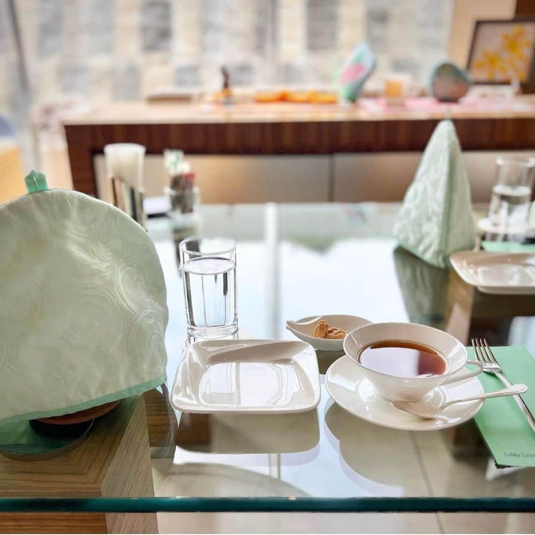 ザ・プリンス パークタワー東京さんのインスタグラム写真 - (ザ・プリンス パークタワー東京Instagram)「「ロビーラウンジ」にてお召しあがりいただける「アメリカンクラブハウスサンド」。 美味しい紅茶とともに、優雅なひとときを。  @nao.fujioka さま、素敵なご投稿ありがとうございます✨  Try our delectable "American Clubhouse Sandwich" served in the Lobby Lounge, perhaps with a refreshing cup of tea.  Treat yourself to a little culinary luxury, where every bite and sip delivers the highest satisfaction.  Photo by @nao.fujioka ✨  Share your own images with us by tagging @princeparktowertokyo —————————————————————  #theprinceparktowertokyo #lobbylounge #tokyo #ThePreferredLife #ザプリンスパークタワー東京 #港区ランチ」5月24日 19時57分 - princeparktowertokyo