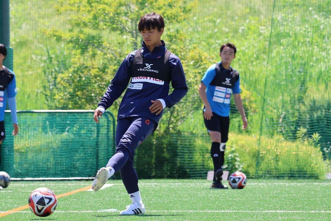 横浜スポーツ&カルチャークラブさんのインスタグラム写真 - (横浜スポーツ&カルチャークラブInstagram)「.  🔵training🟠  5/24 training photo📸  #松井大輔 #花房稔 #道本大飛 #萱沼優聖 #古賀俊太郎  NEXT👉 明治安田生命J3リーグ第11節 📅5/27(土)13:00ko 🆚#ギラヴァンツ北九州 🏟#ニッパツ三ツ沢球技場  #yscc #Ｊリーグ #jleague #j3 #横浜 #本牧 #soccer #サッカー #bonera」5月24日 20時00分 - yscc_official