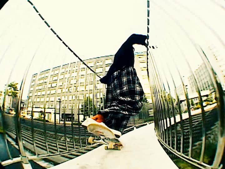 上野伸平のインスタグラム：「また北海道のジンギスカン食いに行きたい @tightbooth 's PETER PAN SYNDROME LENZ3 PART ON @jenkemmag   EDITED BY @shinpei_ueno  VX @naoya_morohashi @shingo_ogura @shinpei_ueno  Motion graphics  @tomoyuki_kujirai @drewtetz  SOUNDTRACK by @sunga_eezee」