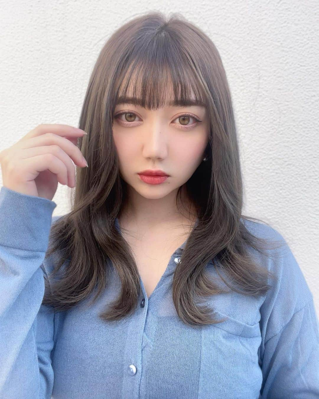 小澤しぇいんさんのインスタグラム写真 - (小澤しぇいんInstagram)「ヘアメンテナンス💙  ちょっと暗くしてもらいました マットベージュだよ✨ そして少しカットしてもらいました！ この長さ落ち着く〜  似合ってますか？♡」5月24日 20時09分 - 1217_shane