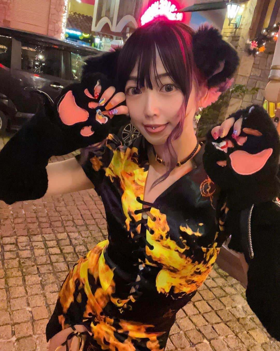 みするさんのインスタグラム写真 - (みするInstagram)「Cat 🐈‍⬛💕🖤🔥」5月24日 20時10分 - misuru.japan