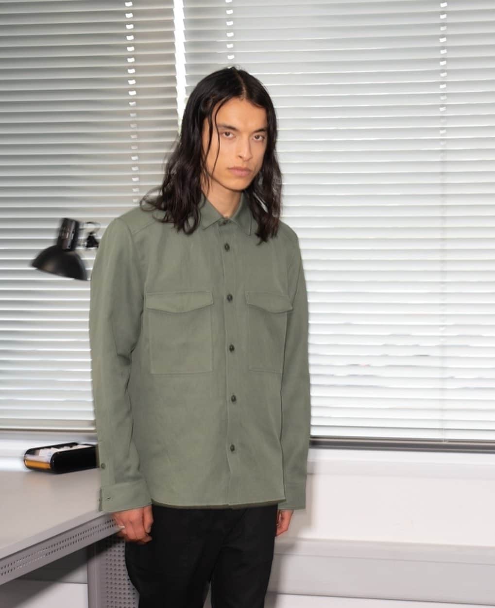 ドライコーンのインスタグラム：「⁠Adding a pop of green to your wardrobe with our GUNRAY overshirt. Perfect for layering or making a statement on its own. ⁠ ⁠ #drykorn #drykornforbeautifulpeople⁠ #newarrivals  ⁠」