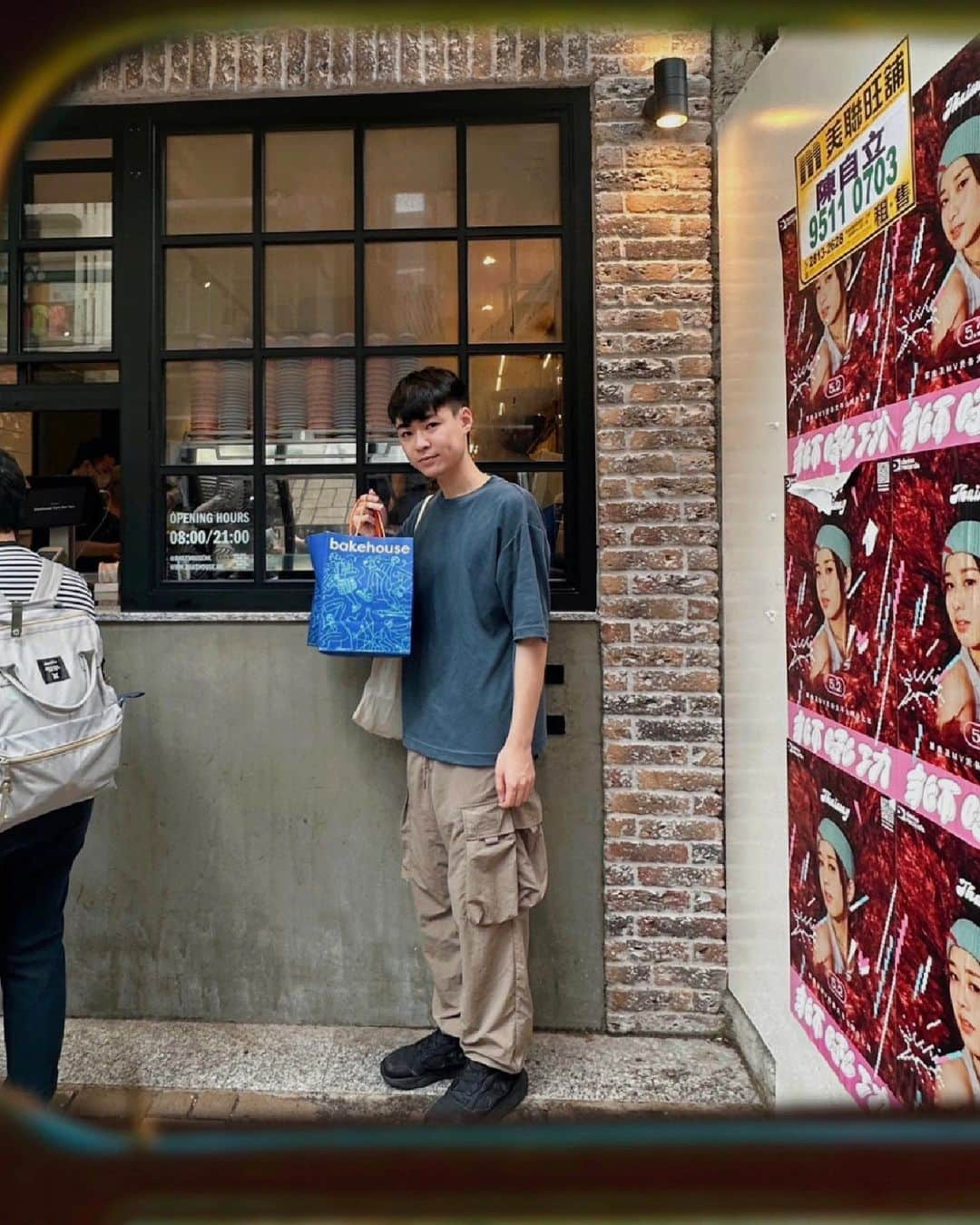 葉晟睿さんのインスタグラム写真 - (葉晟睿Instagram)「🇭🇰 又是整單免費｜bakehouse 🥨🥖🥐  ｜#kalvintravel🇭🇰｜   最近真的是幸運寶寶耶👶🏻 上禮拜抽到海底撈整桌免錢 這次是在香港買bakehouse的時候結帳才知道當天週年慶活動整單免費  除了蛋撻外，其他品項也都不錯～尤其蘋果派餅乾好好吃！  sourdough egg tart $12 apple pie cookie $20 oatmeal raisin cookie $20 ham & cheese croissant $38 apple cinnamon raisin scone $20 salted egg & caramel custard bolo bun $22  #kalvineats #kalvineats🇭🇰 #kalvintravel #kalvintravel🇭🇰  #bakehouse #bakehousehk #sourdougheggtart #蛋撻 #10yrswithbts」5月24日 12時28分 - kalvin.yeh