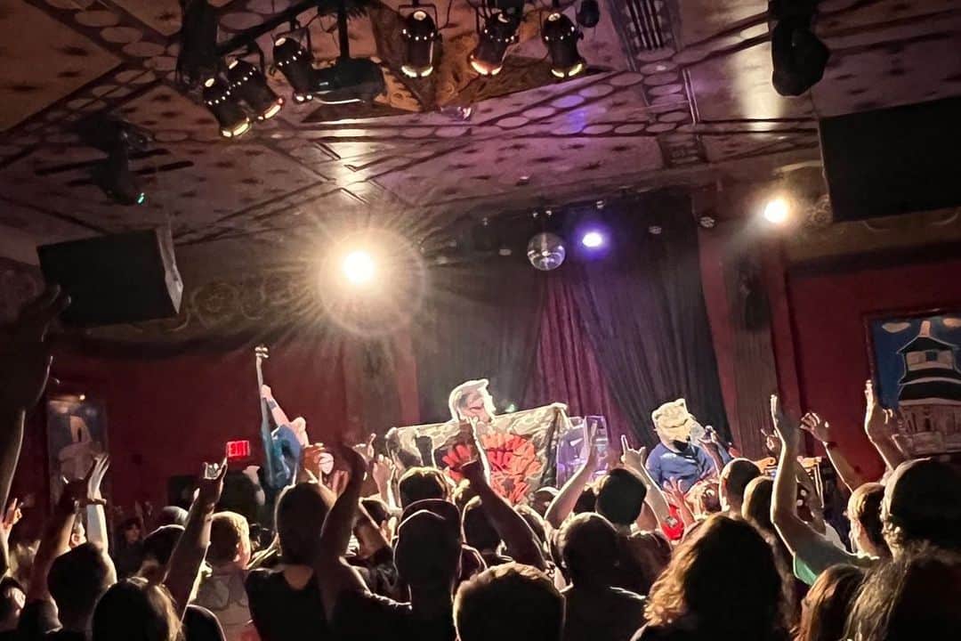 Man With A Missionさんのインスタグラム写真 - (Man With A MissionInstagram)「Wolves on Parade at The House of Blues Cleveland  The night was magical my friends! Thank you all soooo much!  #manwithamission  #mwam #wolvesonparade  #cleveland #ohio #houseofbluescleveland」5月24日 12時21分 - mwamofficial