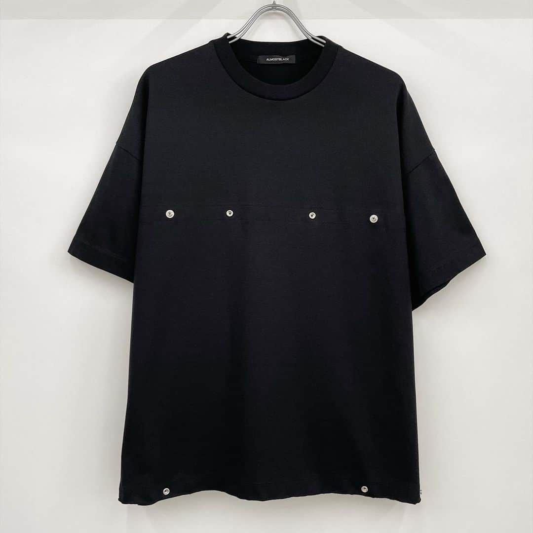 エリミネイターさんのインスタグラム写真 - (エリミネイターInstagram)「23SS ALMOSTBLACK BLACK LINE has arrived at ELIMINATOR.  ▪︎ALMOSTBLACK BLACK LINE / BUTTON TEE SHIRT  PRICE : ¥22,000 ( inc. tax ) . #almostblack #eikohhosoe #photograph #photography #blackandwhite #細江英公 #ss23 #ss23collection #23ss #dvec #fashion #urbanwear #urbanfashion #fishing #techwear #mensfashion #menswear #newcollection #function #productdesign #eliminator #tokyo #military #uniform」5月24日 12時23分 - eliminator_tokyo